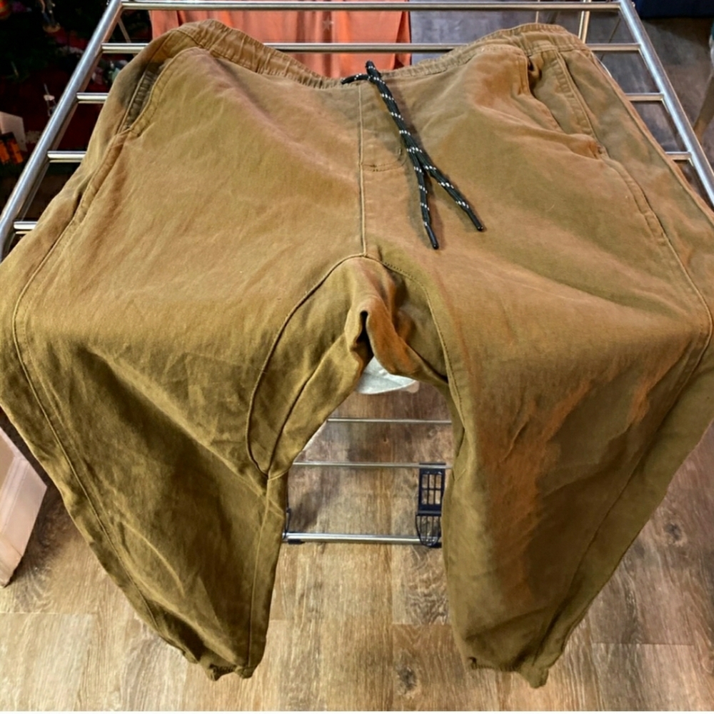 Men’s tan jogger pants
